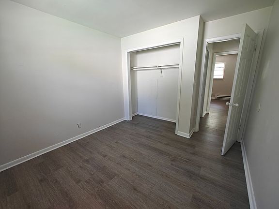 5th image of 647 W Franklin St