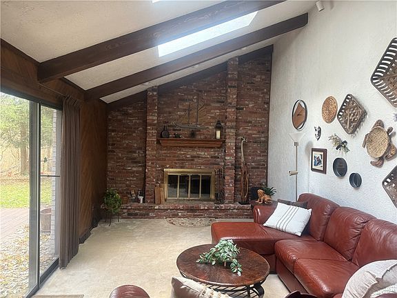 2nd image of 4211 Royal Ct