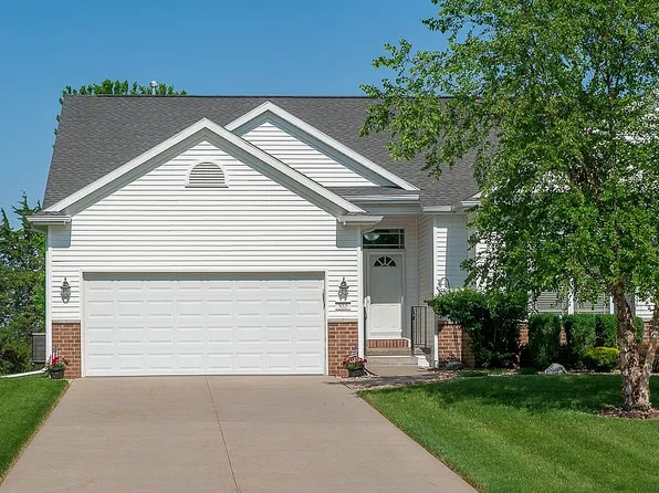 955 Grey Wolf Ct, Hiawatha, IA 52233