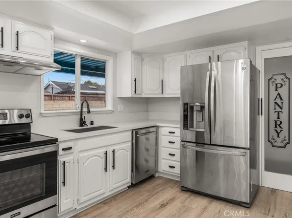 2014 W Saint Anne Pl, Santa Ana, CA 92704