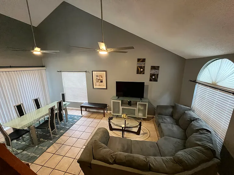 5485 Friarsway Dr — Photo 1