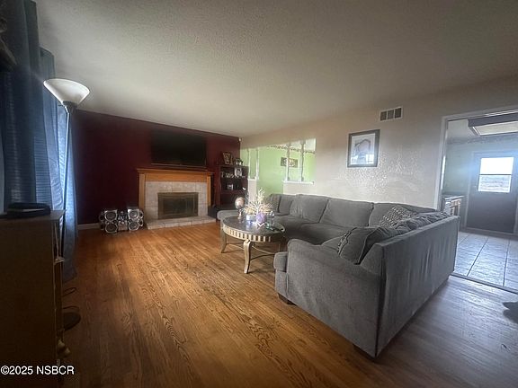 5th image of 403 E Taylor St