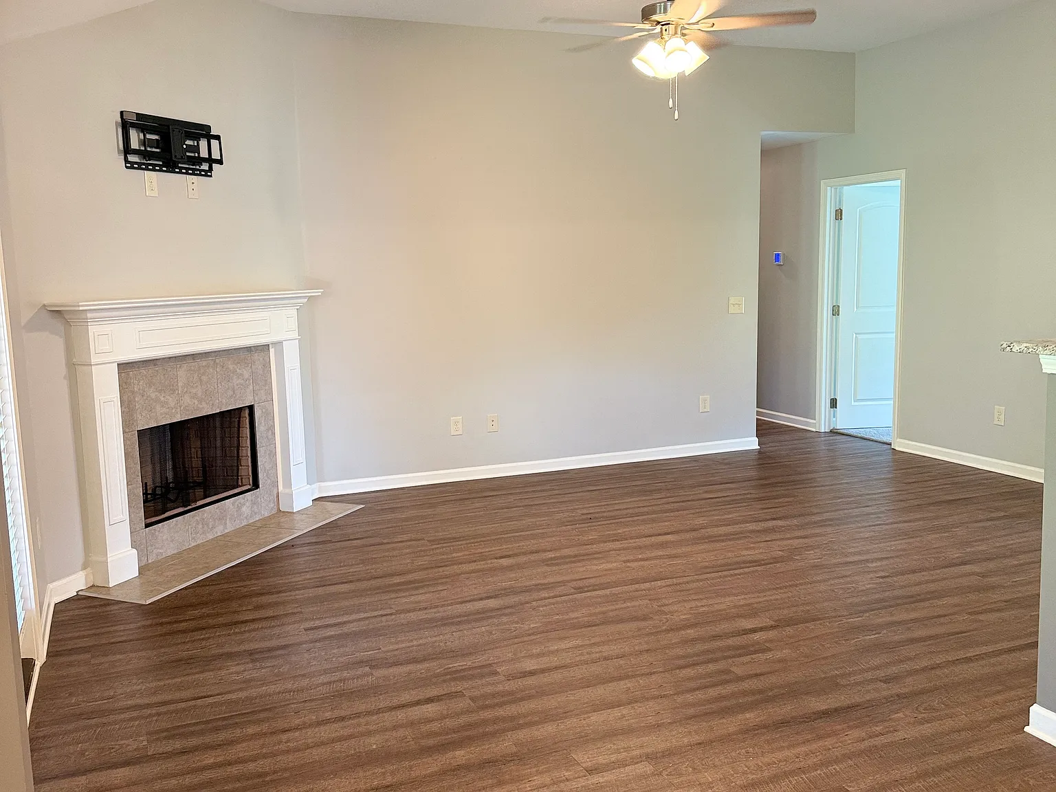 4 bed, 1700 sqft, $2,100 — Photo 4