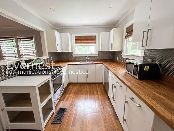 1735 Willis Mill Rd SW — Photo 4