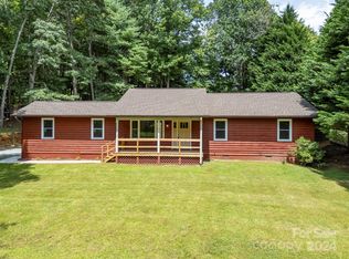 105 Hunters Field Ln, Mills River, NC 28759