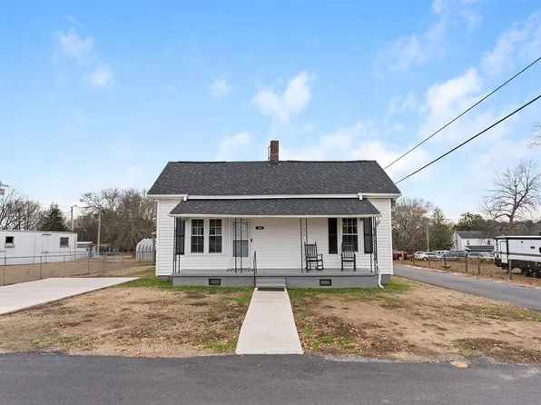 200 4th St, Union, SC 29379