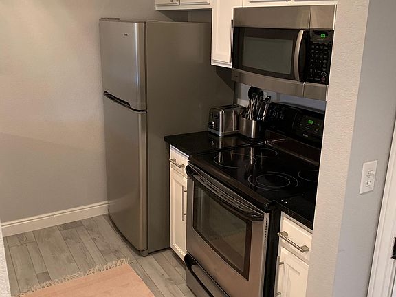 3rd image of 530 S 400 E APT 2204