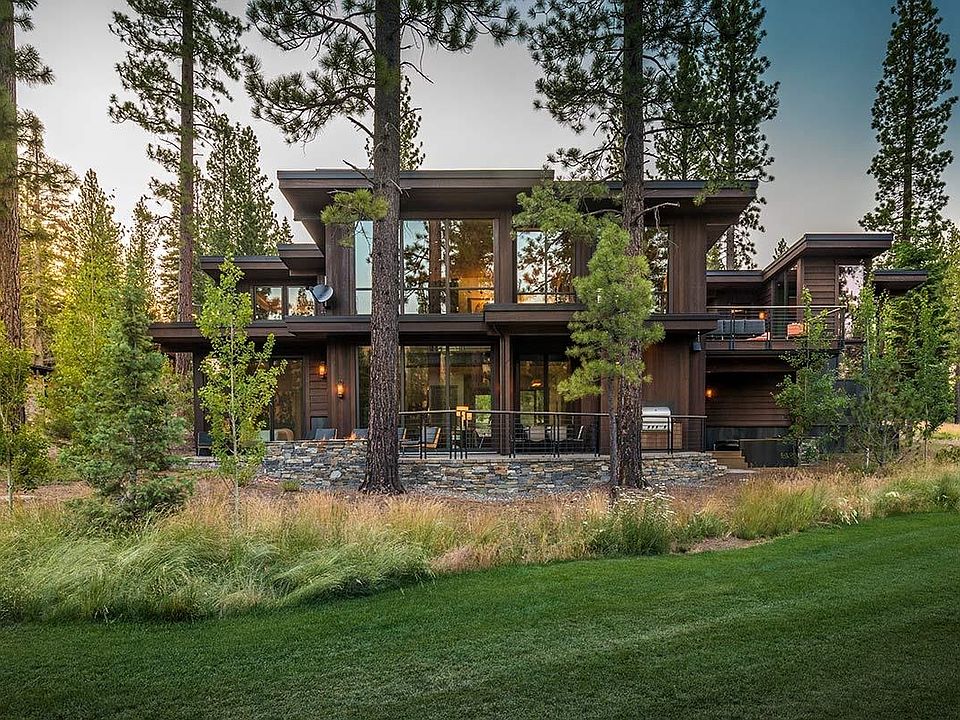 2nd image of 8385 Thunderbird Cir
