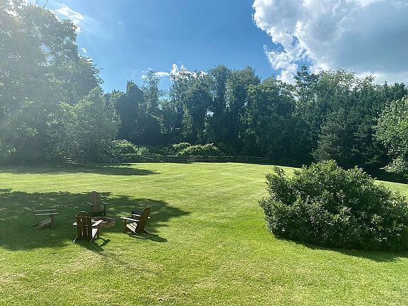 Rear yard, fully fenced