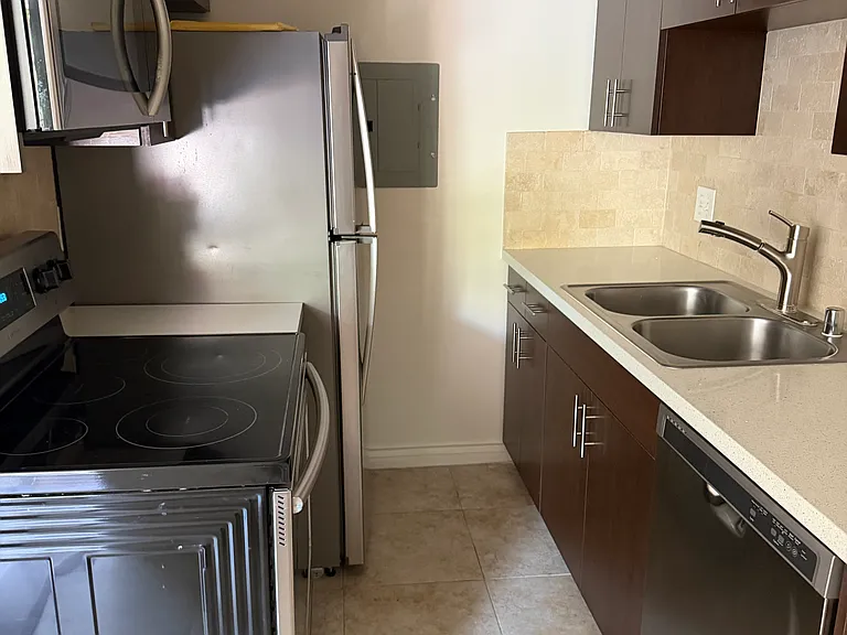 470 E Angeleno Ave — Photo 42