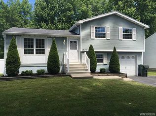 1374 Tanglewood Dr, North Tonawanda, NY