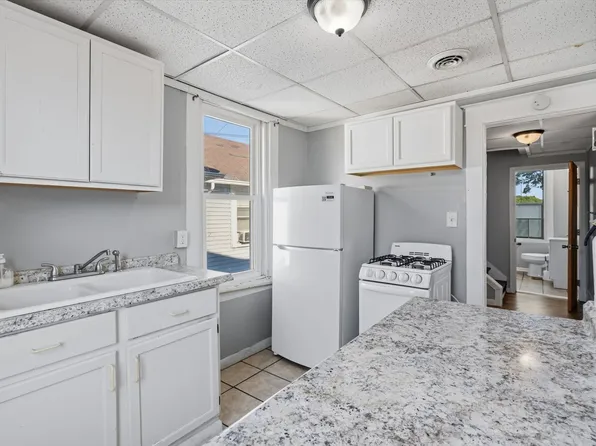 921 15th Street, 921 15th St APT 2, Beaver Falls, PA 15010