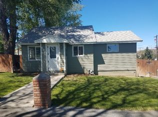 102 N 8th St, Selah, WA