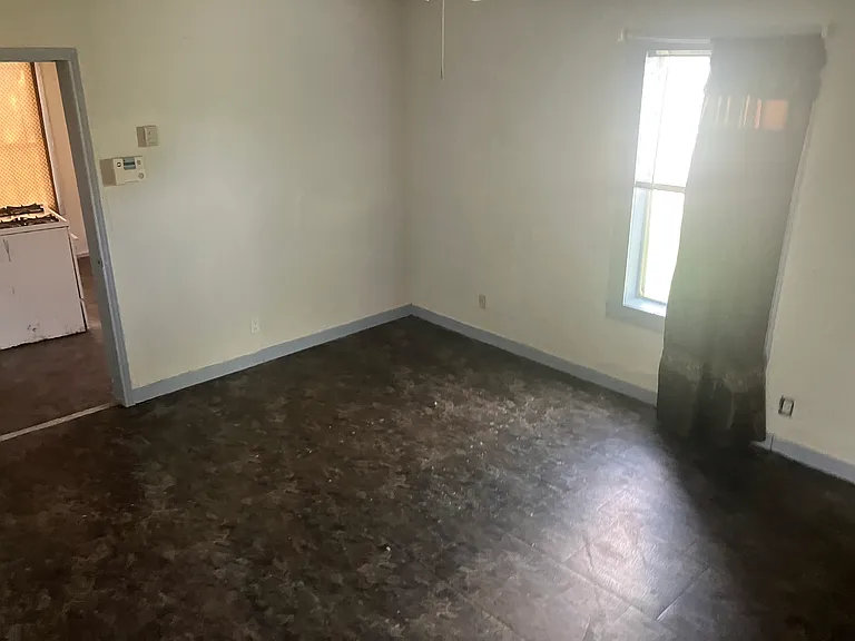 2911 Runnels St — Photo 3