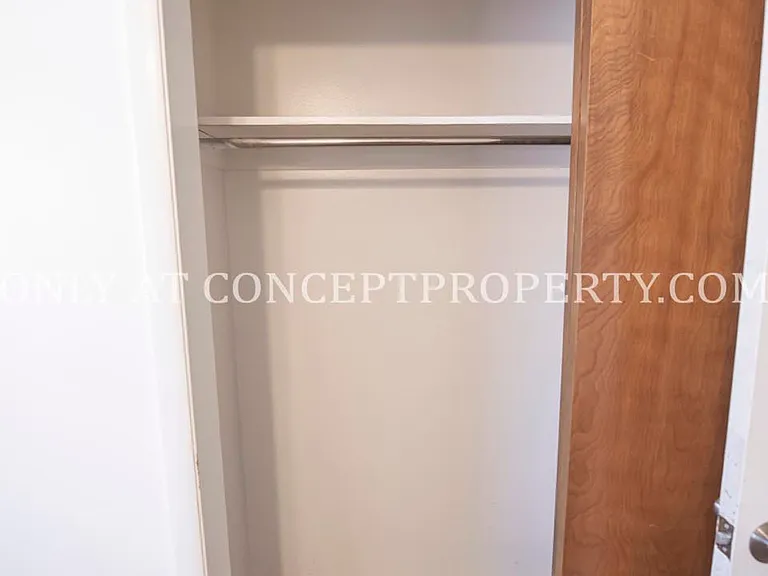 425 E 3rd Ave — Photo 24