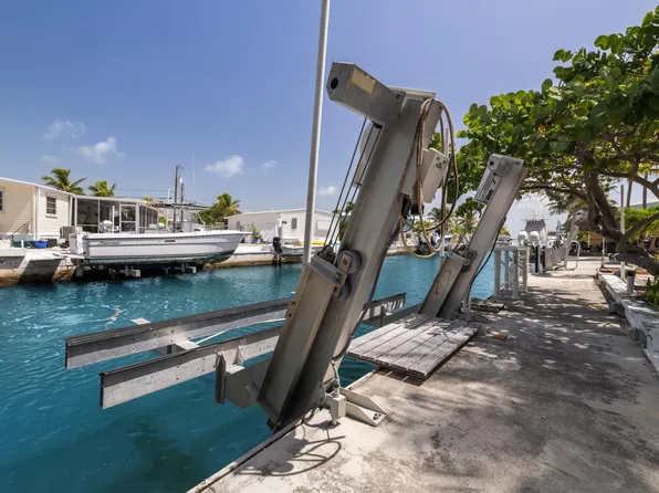 59743 Paradise Pl, Grassy Key, FL 33050
