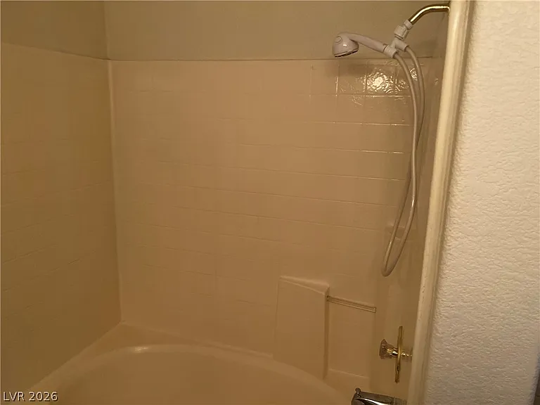 701 Capri Dr #11B — Photo 16