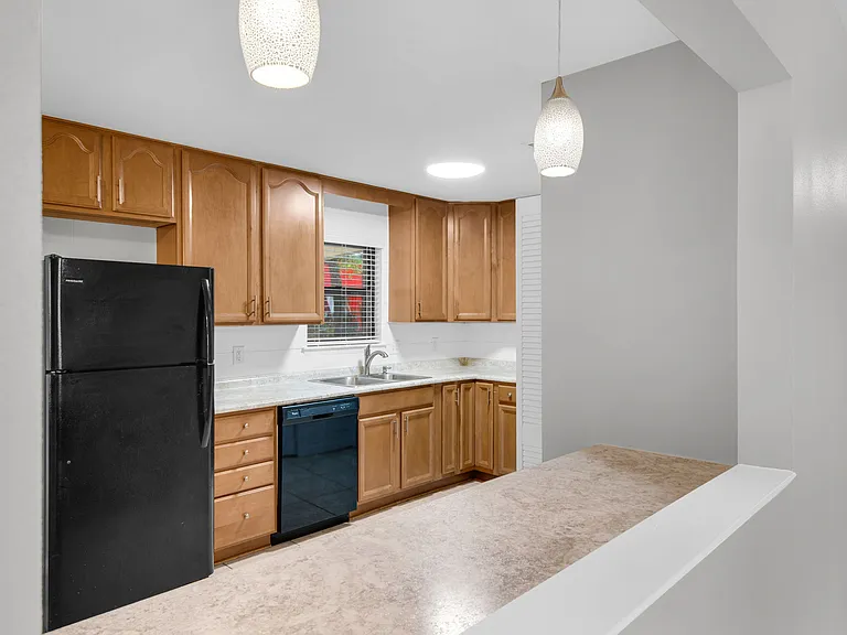 63 Jackson Ave — Photo 11