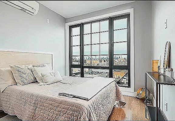 5th image of 115 Stanwix St #744