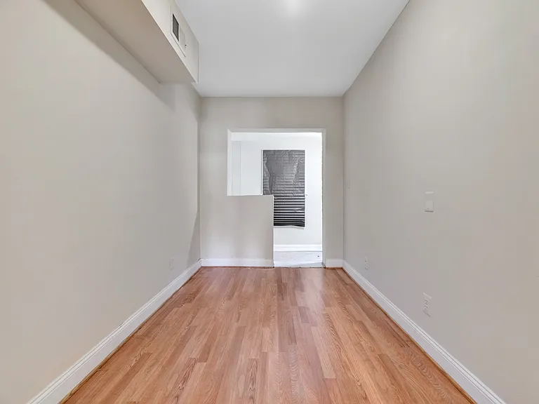 1200 Penn St NE #1 — Photo 9