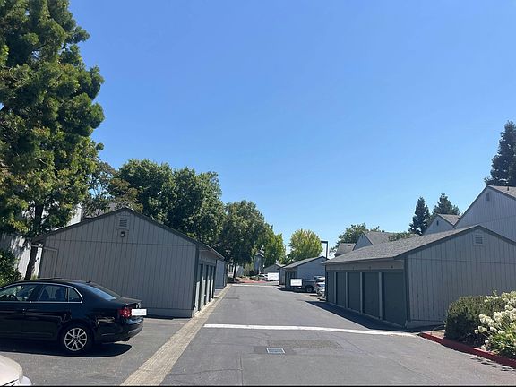 5th image of 415 Occidental Cir