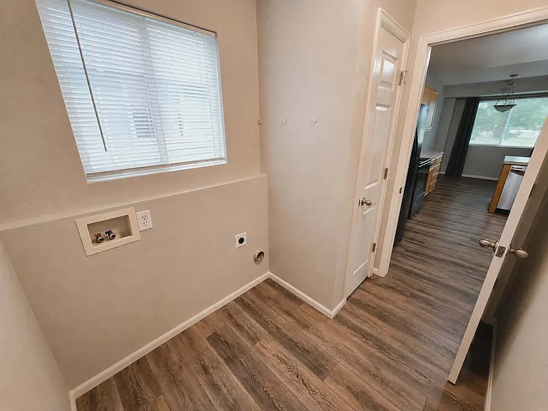 883 Durum St — Photo 10