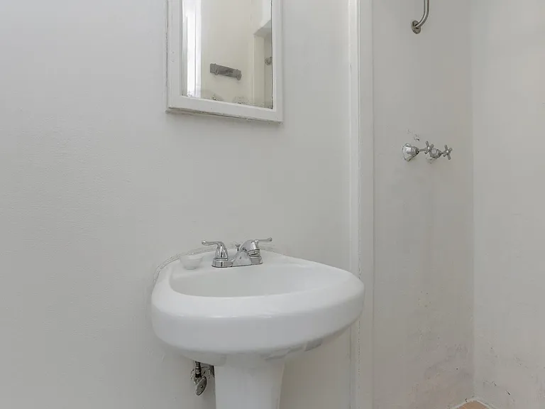 1826 1/2 W Main St #2 — Photo 12
