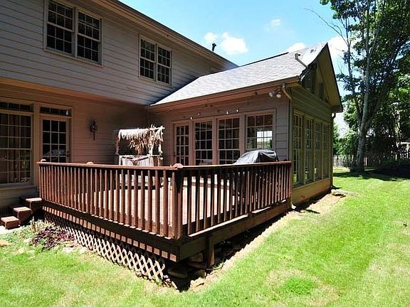 DECK OF FAMILY RM & SUN RM. 