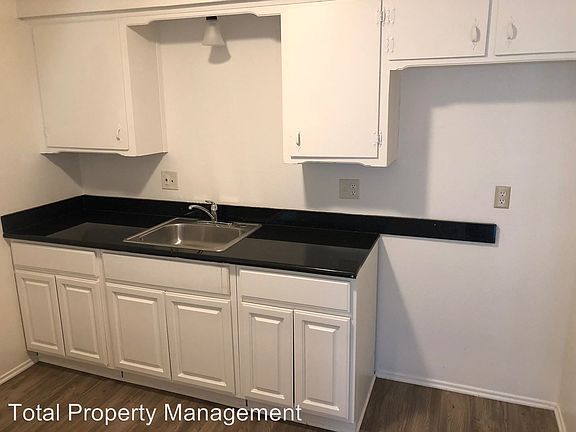 4th image of 1106 N Mooney Blvd #7337659