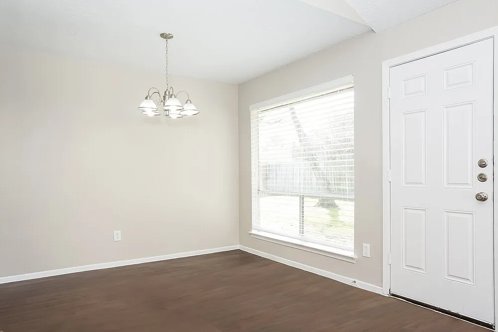 3 bed, 2.0 bath, 1541 sqft, $1,730 — Photo 4