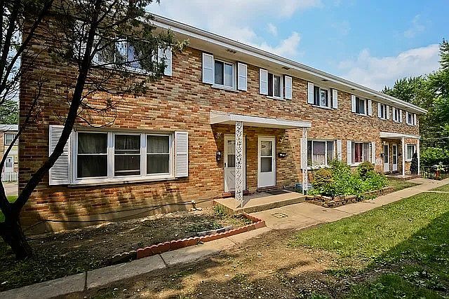1st image of 552 Lynn Ct Unit B