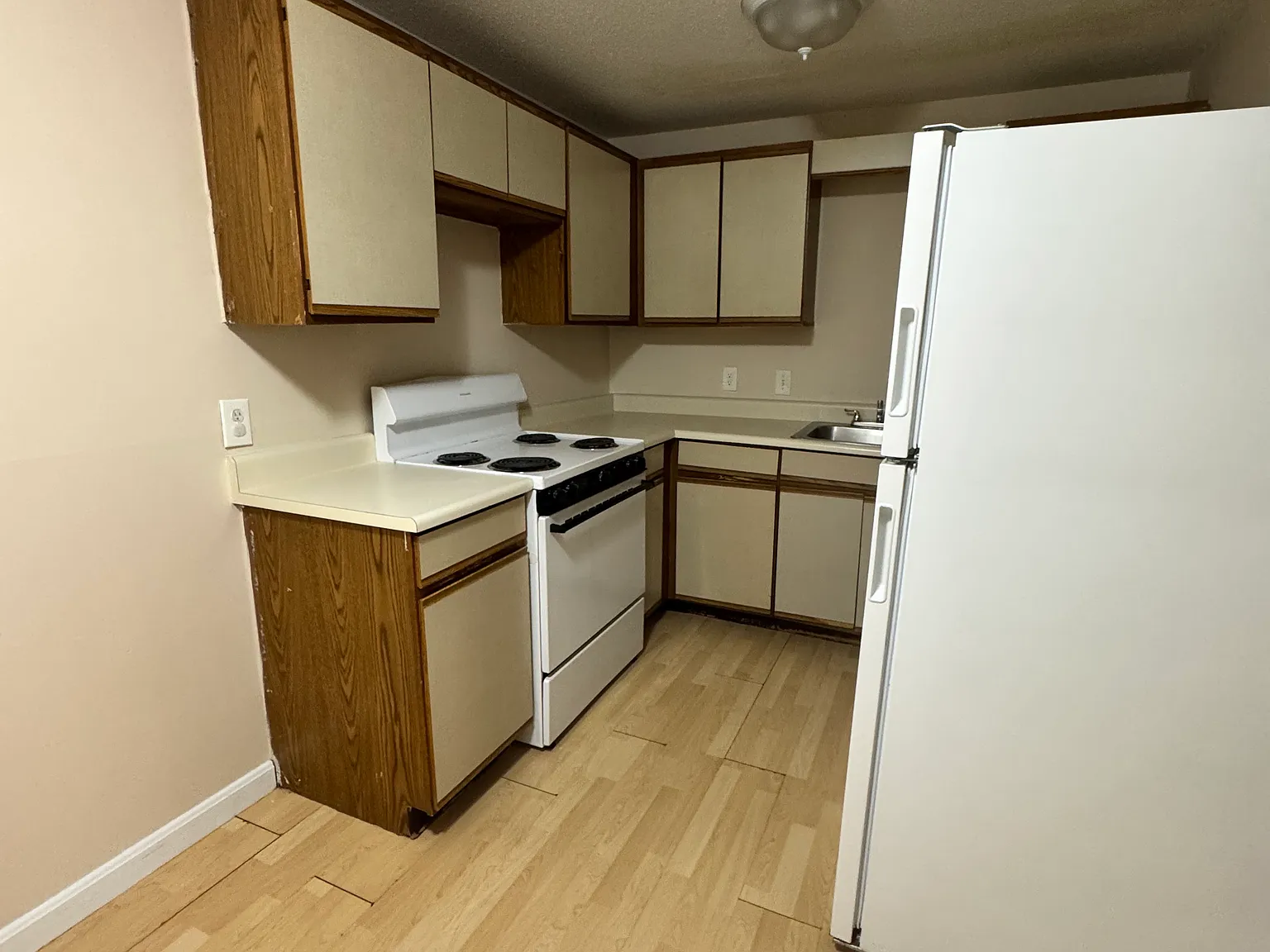 2 bed, 745 sqft, $1,900 — Photo 2