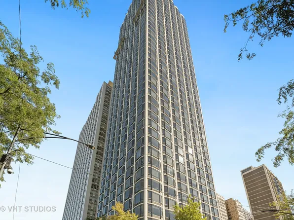 1555 N Astor St APT 27W, Chicago, IL 60610