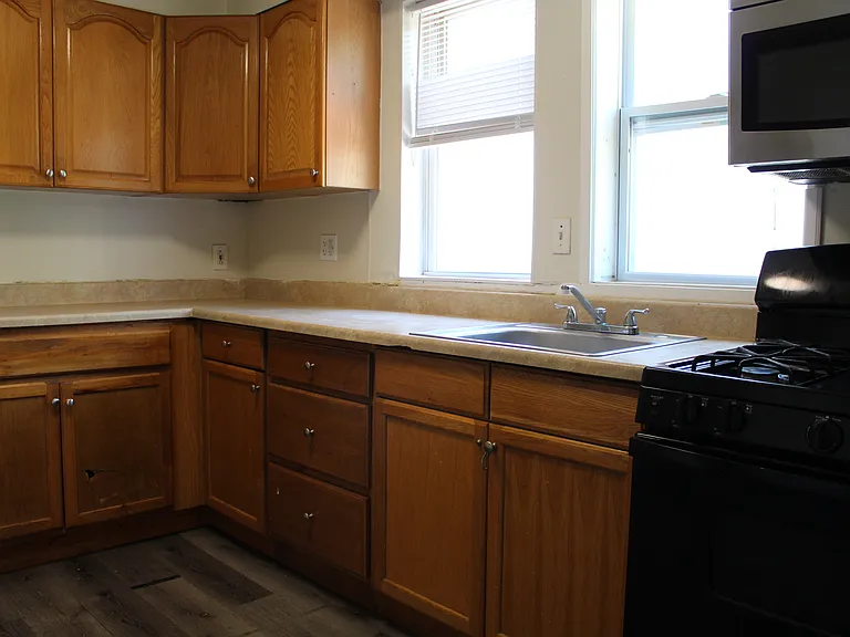 110 Ballard St #1 — Photo 6