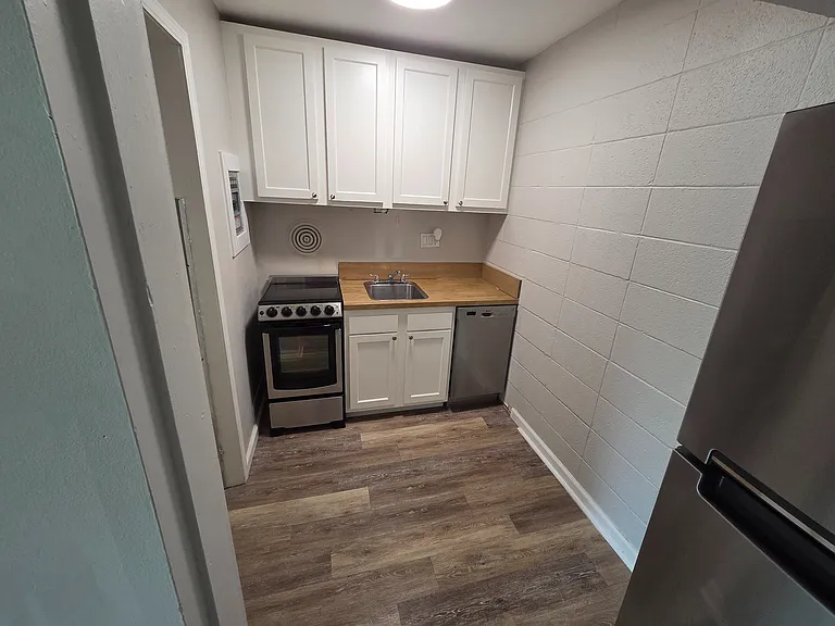 Campus View Apartments — Photo 16