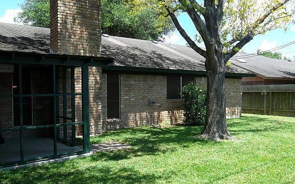 2nd image of 401 Magdalena Dr