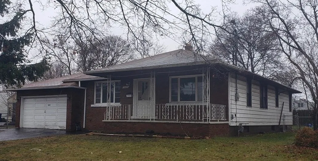 3 bed, 1.5 bath, 1328 sqft, $1,800 — Photo 1