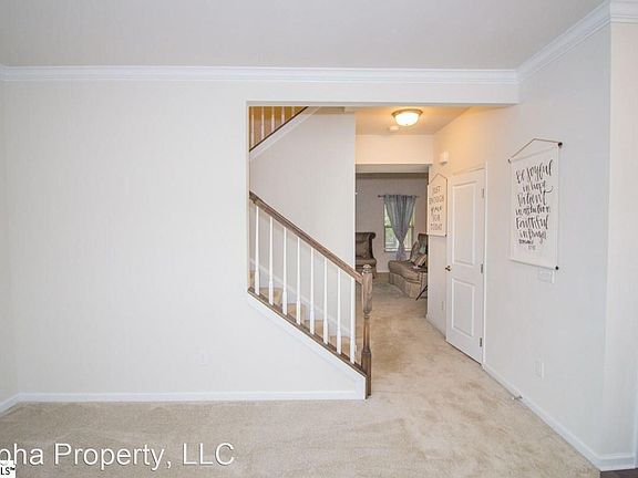 3rd image of 705 Emerald Hill Ct