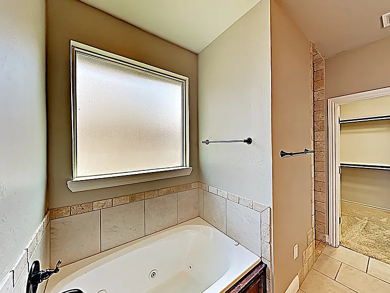 2125 Turtle Creek Dr — Photo 9