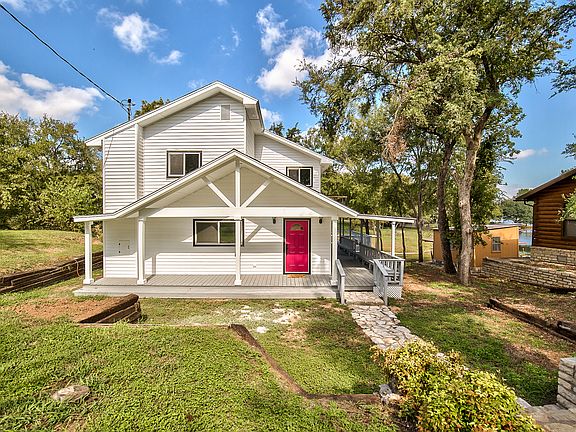 3rd image of 2542 Pecan Valley Dr
