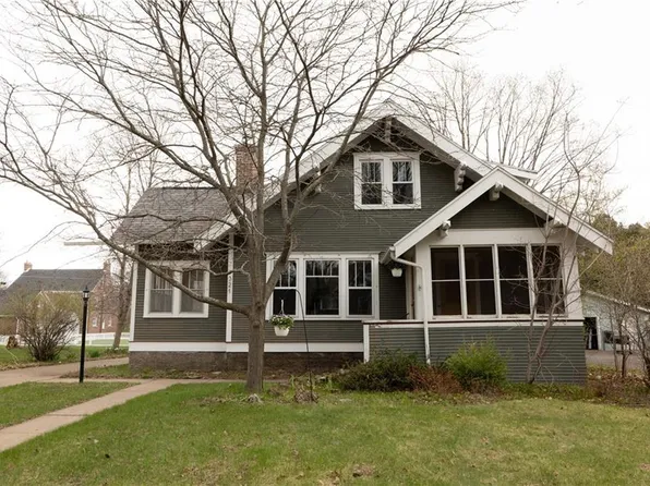 321 12th Street, Menomonie, WI 54751