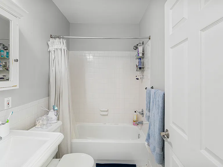 1926 11th St NW — Photo 24