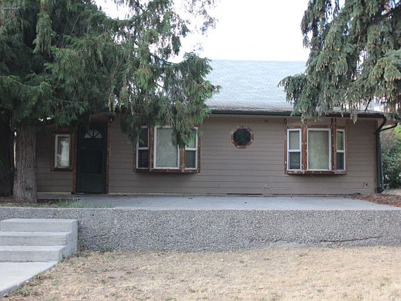 3rd image of 429 E Chelan Ave