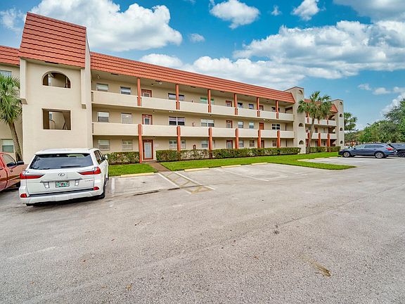 2nd image of 3051 Sunrise Lakes Drive #102