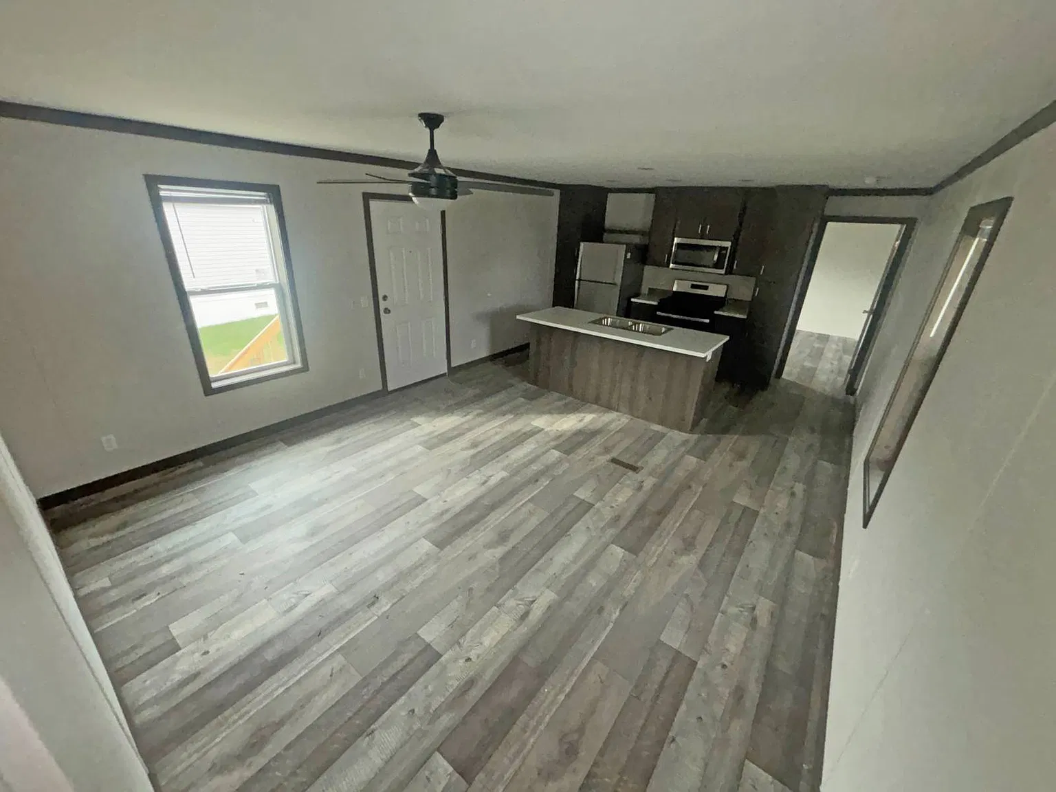 3 bed, 2.0 bath, 980 sqft, $1,195 — Photo 4