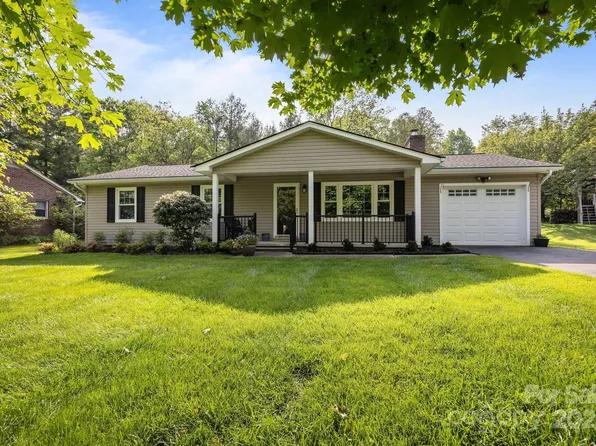 16 Pine Spring Dr, Asheville, NC 28805