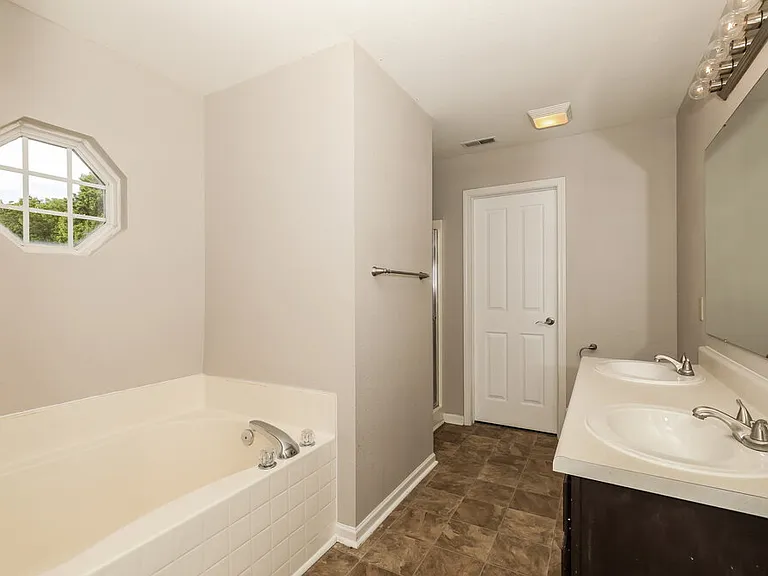 18864 Prairie Crossing Dr — Photo 12