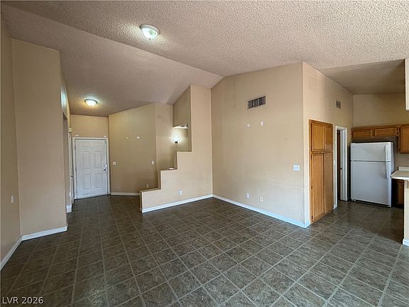 5th image of 6621 Silvery Ave