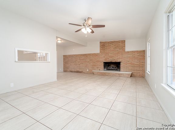 5th image of 369 Towne Vue Dr