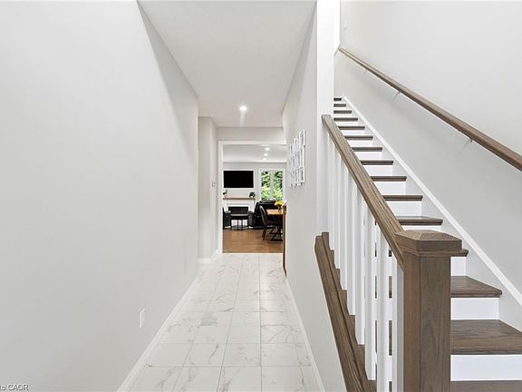 4th image of 39 Dunning Way